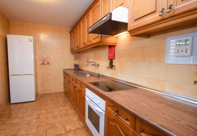 Apartment in Fuengirola - Ref: 249 Great seafront apartment with parking & pool Apartment in Fuengirola - Ref: 249 Great seafront apartment with parking & pool
