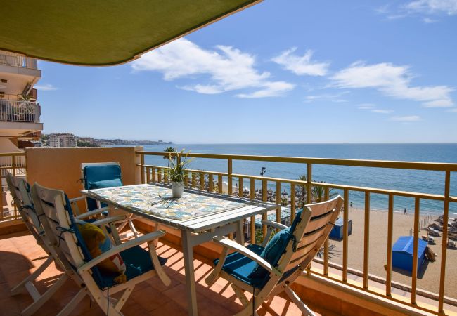 Apartment in Fuengirola - Ref: 249 Great seafront apartment with parking & pool Apartment in Fuengirola - Ref: 249 Great seafront apartment with parking & pool