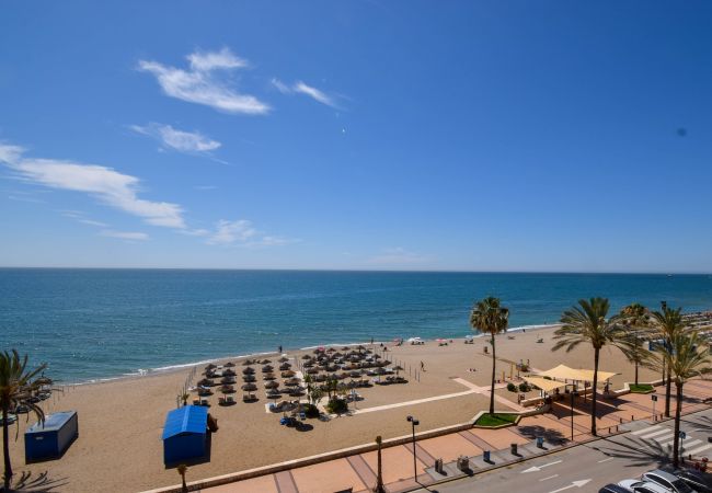 Apartment in Fuengirola - Ref: 249 Great seafront apartment with parking & pool