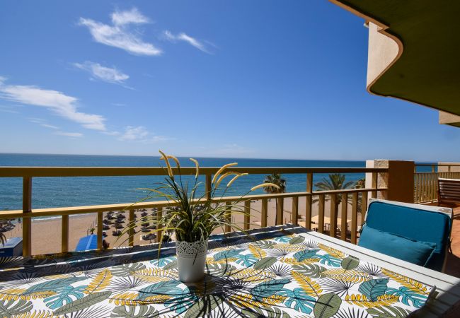 Apartment in Fuengirola - Ref: 249 Great seafront apartment with parking & pool Apartment in Fuengirola - Ref: 249 Great seafront apartment with parking & pool