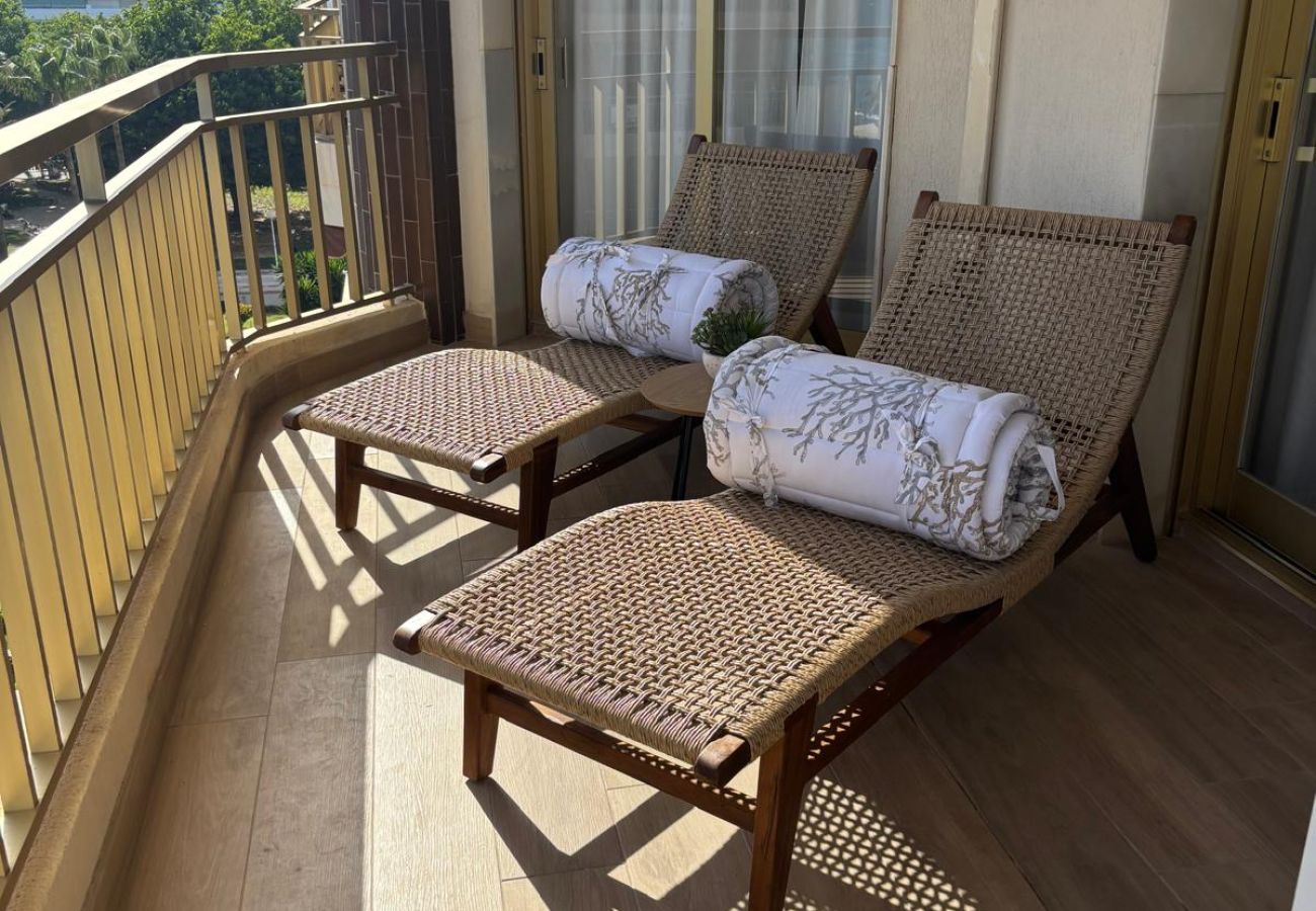 Apartment in Fuengirola - Ref: 298 Spacious seafront 3 bed/2 bath apartment with amazing views