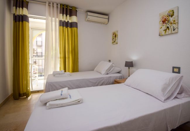 Apartment in Fuengirola - Ref: 315 City apartment with pool 2 minutes from the beach Apartment in Fuengirola - Ref: 315 City apartment with pool 2 minutes from the beach