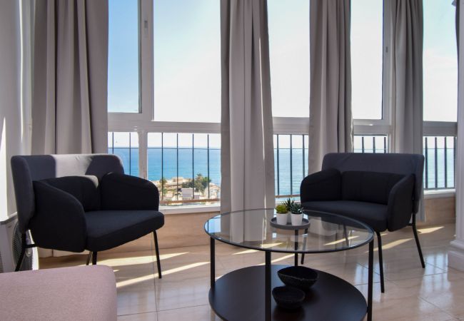 Apartment in Fuengirola - Ref 318 Sea front 2 bedroom apartment in the centre of Fuengirola next to the port