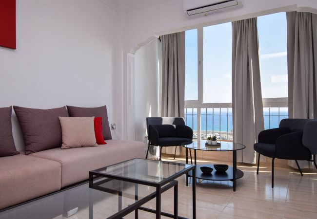 Apartment in Fuengirola - Ref 318 Sea front 2 bedroom apartment in the centre of Fuengirola next to the port