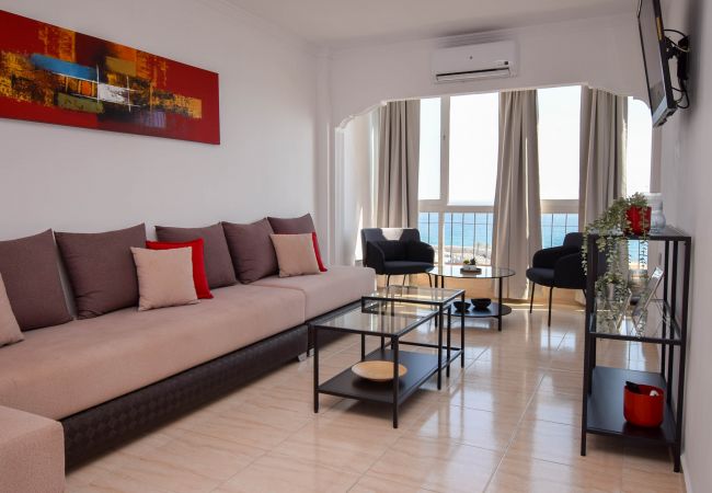 Apartment in Fuengirola - Ref 318 Sea front 2 bedroom apartment in the centre of Fuengirola next to the port