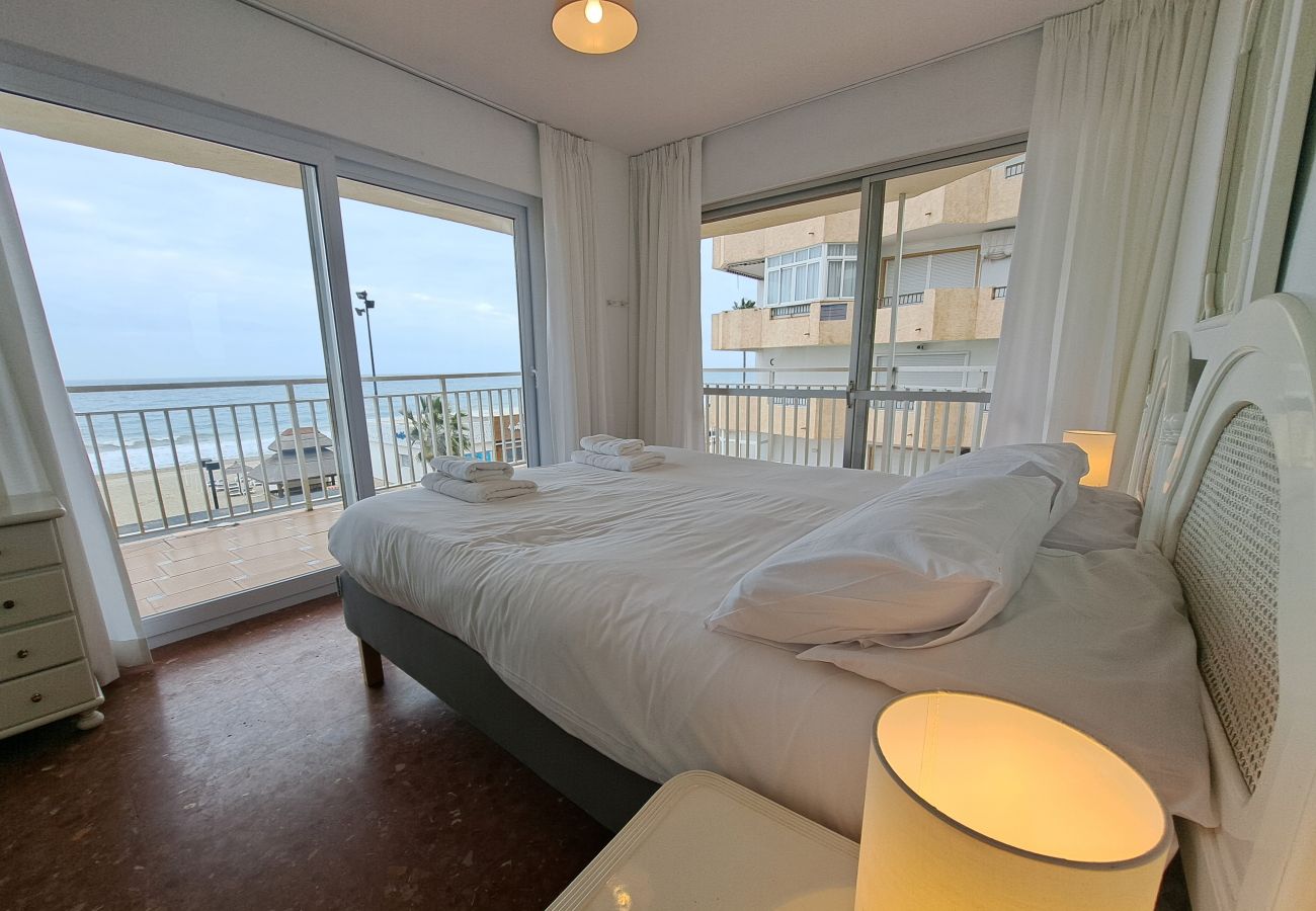 Apartment in Fuengirola - Ref: 320 Beach front apartment in Torreblanca with amazing sea views