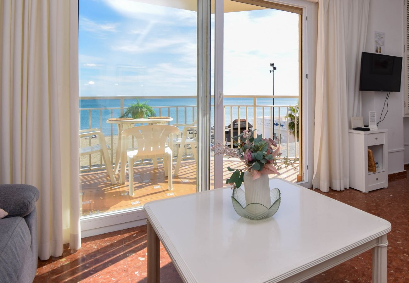Apartment in Fuengirola - Ref: 320 Beach front apartment in Torreblanca with amazing sea views