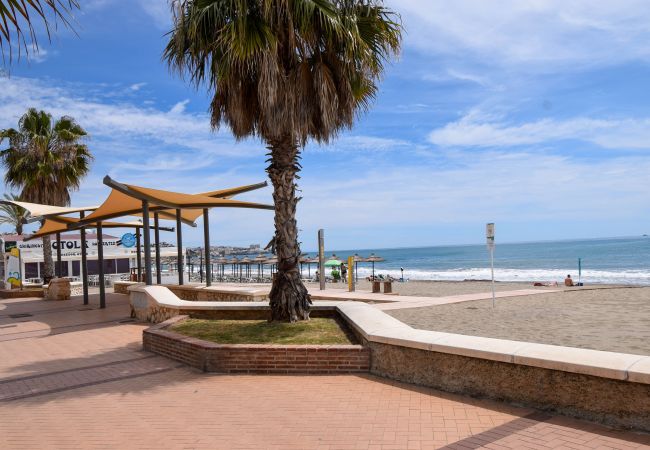 Apartment in Fuengirola - Ref: 305 Beach front apartment in Carvajal with amazing sea views