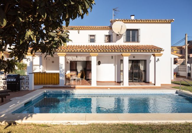 Villa in Fuengirola - Ref: 325 Villa Elena - Large villa with private Pool