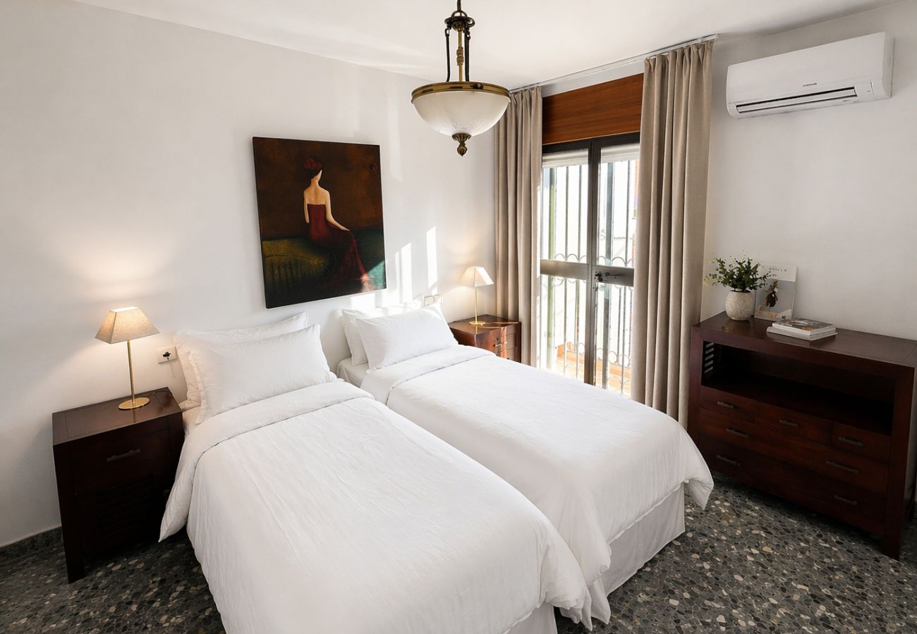 Villa in Fuengirola - Ref: 325 Villa Elena - Large villa with private Pool