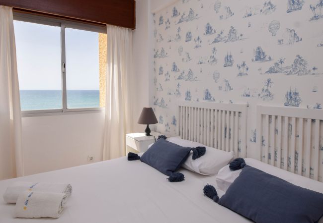Apartment in Fuengirola - Ref: 326 Beach front apartment on the promenade with beautiful sea view Apartment in Fuengirola - Ref: 326 Beach front apartment on the promenade with beautiful sea view