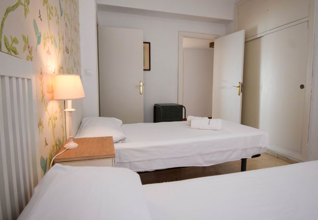 Apartment in Fuengirola - Ref: 326 Beach front apartment on the promenade with beautiful sea view Apartment in Fuengirola - Ref: 326 Beach front apartment on the promenade with beautiful sea view