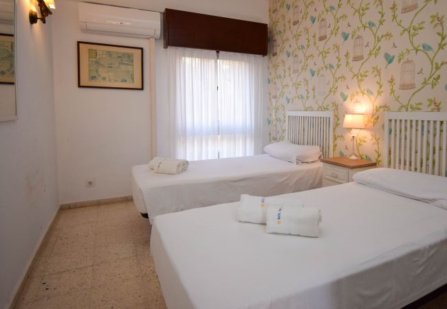 Apartment in Fuengirola - Ref: 326 Beach front apartment on the promenade with beautiful sea view Apartment in Fuengirola - Ref: 326 Beach front apartment on the promenade with beautiful sea view