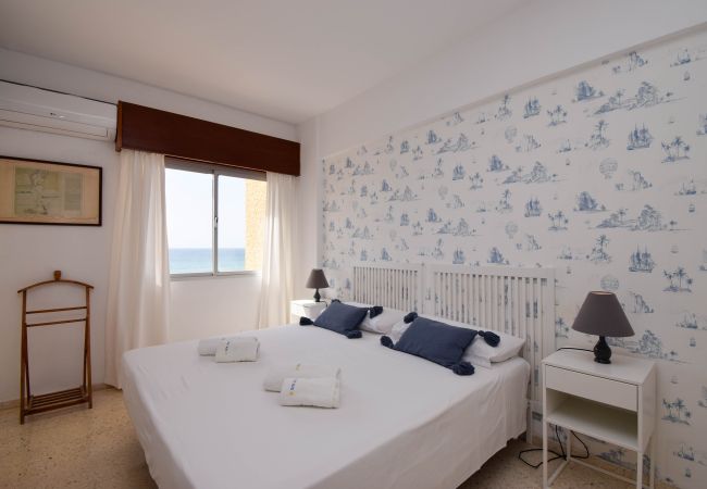 Apartment in Fuengirola - Ref: 326 Beach front apartment on the promenade with beautiful sea view Apartment in Fuengirola - Ref: 326 Beach front apartment on the promenade with beautiful sea view
