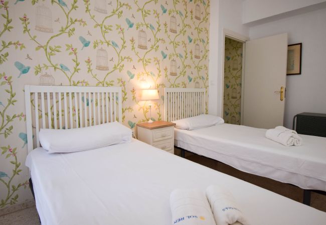 Apartment in Fuengirola - Ref: 326 Beach front apartment on the promenade with beautiful sea view Apartment in Fuengirola - Ref: 326 Beach front apartment on the promenade with beautiful sea view