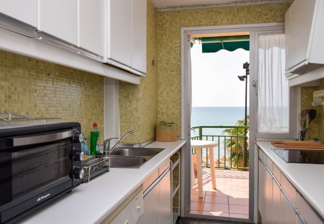 Apartment in Fuengirola - Ref: 326 Beach front apartment on the promenade with beautiful sea view Apartment in Fuengirola - Ref: 326 Beach front apartment on the promenade with beautiful sea view