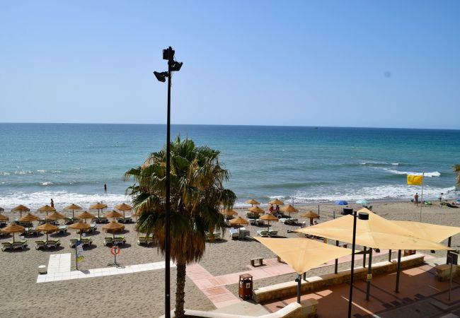 Apartment in Fuengirola - Ref: 326 Beach front apartment on the promenade with beautiful sea view Apartment in Fuengirola - Ref: 326 Beach front apartment on the promenade with beautiful sea view