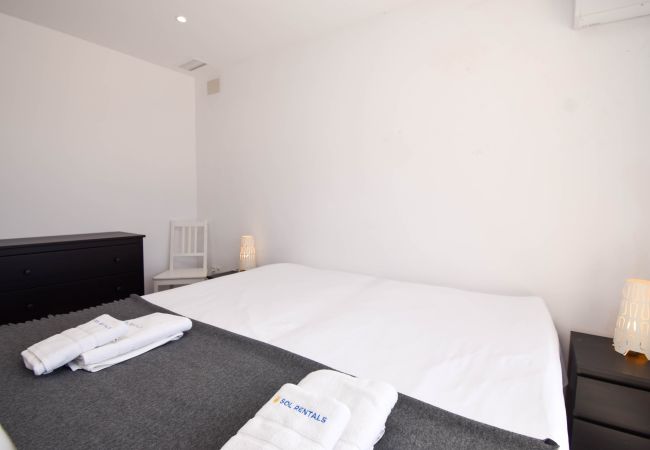 Villa in Fuengirola - Ref: 281 Stunning villa with private pool Villa in Fuengirola - Ref: 281 Stunning villa with private pool