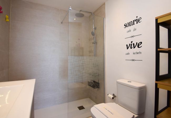 Apartment in Fuengirola - Ref: 262 Beach front apartment with amazing terrace and sea views Apartment in Fuengirola - Ref: 262 Beach front apartment with amazing terrace and sea views