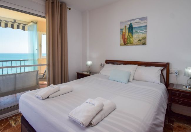 Apartment in Fuengirola - Ref: 268 Stunning apartment on the beach front in Fuengirola with pool and parking Apartment in Fuengirola - Ref: 268 Stunning apartment on the beach front in Fuengirola with pool and parking