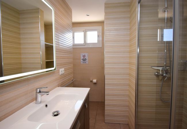Apartment in Fuengirola - Ref: 268 Stunning apartment on the beach front in Fuengirola with pool and parking Apartment in Fuengirola - Ref: 268 Stunning apartment on the beach front in Fuengirola with pool and parking