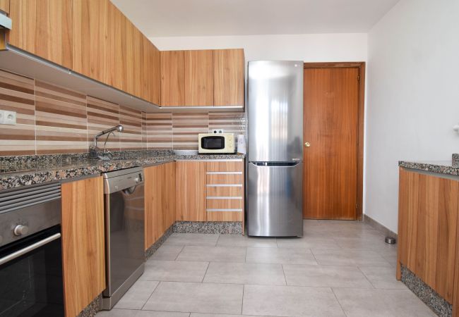 Apartment in Fuengirola - Ref: 268 Stunning apartment on the beach front in Fuengirola with pool and parking Apartment in Fuengirola - Ref: 268 Stunning apartment on the beach front in Fuengirola with pool and parking