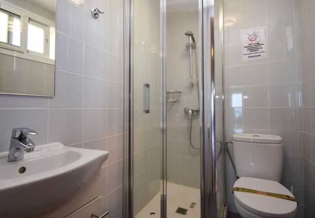 Apartment in Fuengirola - Ref: 268 Stunning apartment on the beach front in Fuengirola with pool and parking Apartment in Fuengirola - Ref: 268 Stunning apartment on the beach front in Fuengirola with pool and parking