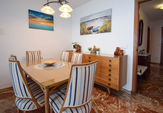 Apartment in Fuengirola - Ref: 268 Stunning apartment on the beach front in Fuengirola with pool and parking Apartment in Fuengirola - Ref: 268 Stunning apartment on the beach front in Fuengirola with pool and parking
