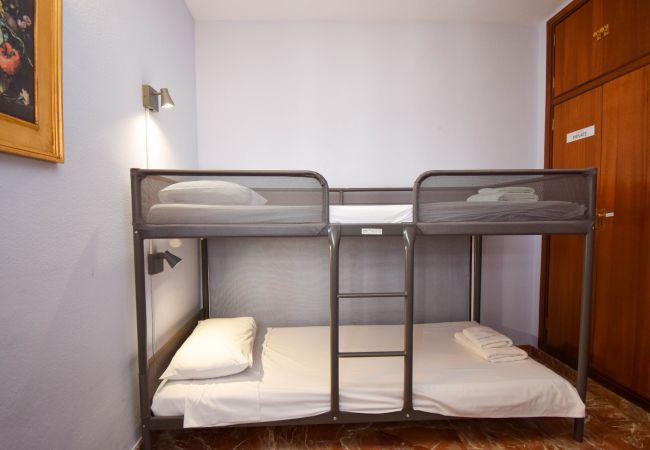 Apartment in Fuengirola - Ref: 268 Stunning apartment on the beach front in Fuengirola with pool and parking Apartment in Fuengirola - Ref: 268 Stunning apartment on the beach front in Fuengirola with pool and parking