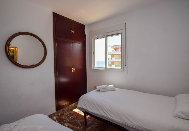Apartment in Fuengirola - Ref: 268 Stunning apartment on the beach front in Fuengirola with pool and parking Apartment in Fuengirola - Ref: 268 Stunning apartment on the beach front in Fuengirola with pool and parking