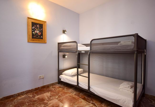 Apartment in Fuengirola - Ref: 268 Stunning apartment on the beach front in Fuengirola with pool and parking Apartment in Fuengirola - Ref: 268 Stunning apartment on the beach front in Fuengirola with pool and parking