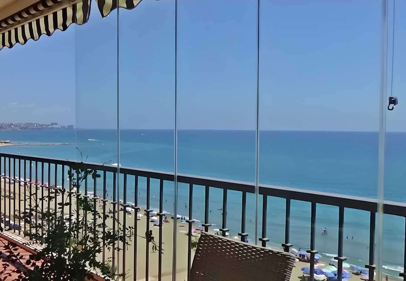 Apartment in Fuengirola - Ref: 268 Stunning apartment on the beach front in Fuengirola with pool and parking