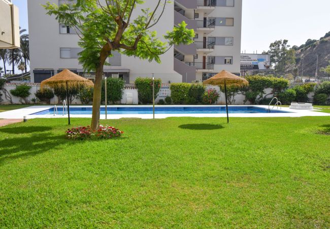 Apartment in Fuengirola - Ref: 276. 2 bedroom seafront apartment with pool and parking Apartment in Fuengirola - Ref: 276. 2 bedroom seafront apartment with pool and parking