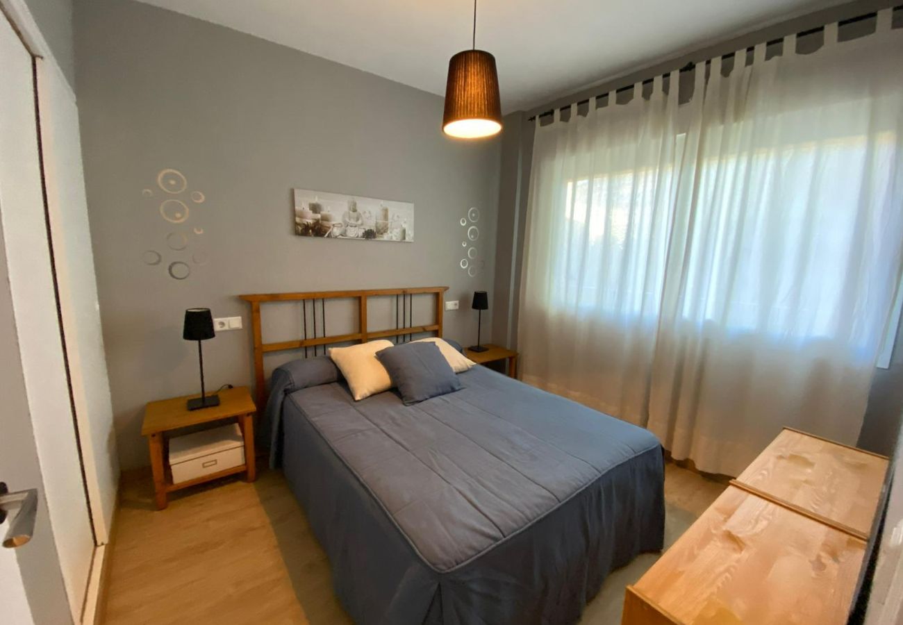 Apartment in Fuengirola - Ref: 221. 2 bedroom apartment in Fuengirola, next to the beach. Great location.