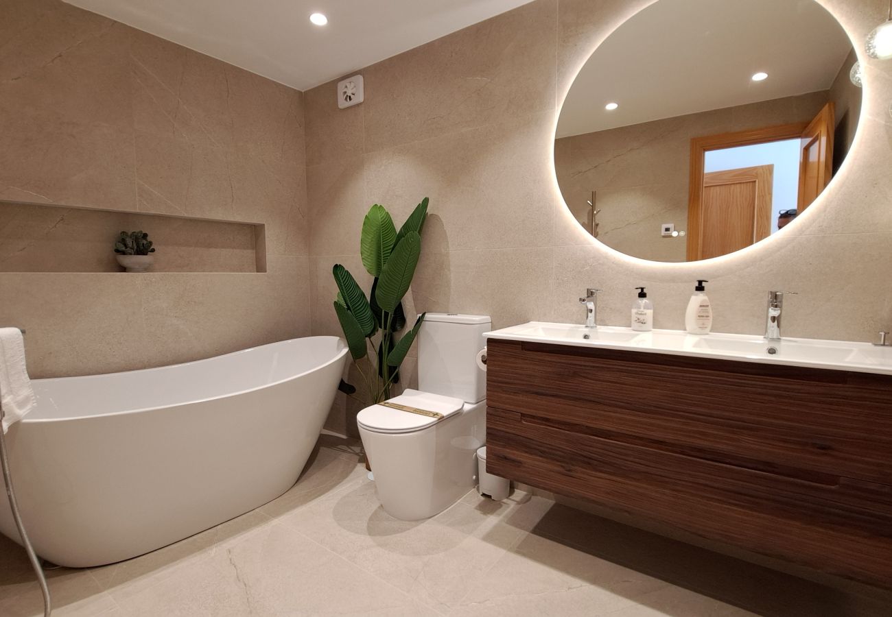 Lägenhet i Fuengirola - Ref: 261 Lägenhet i Carvajal med stor terrass och härlig havsutsikt