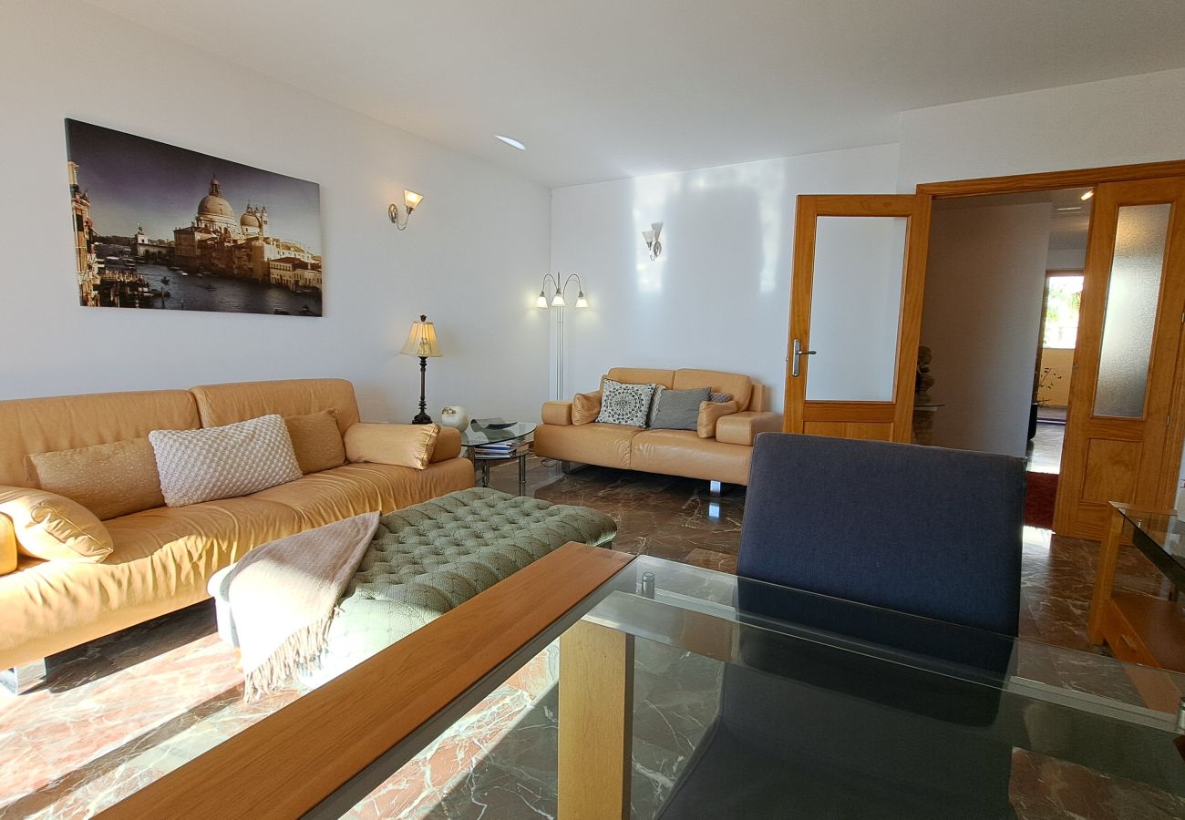 Lägenhet i Fuengirola - Ref: 261 Lägenhet i Carvajal med stor terrass och härlig havsutsikt