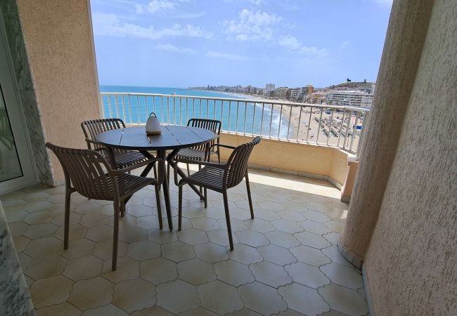 Lägenhet i Fuengirola - Ref: 222 Solig lägenhet vid stranden med spektakulär utsikt över havet och Fuengirola
