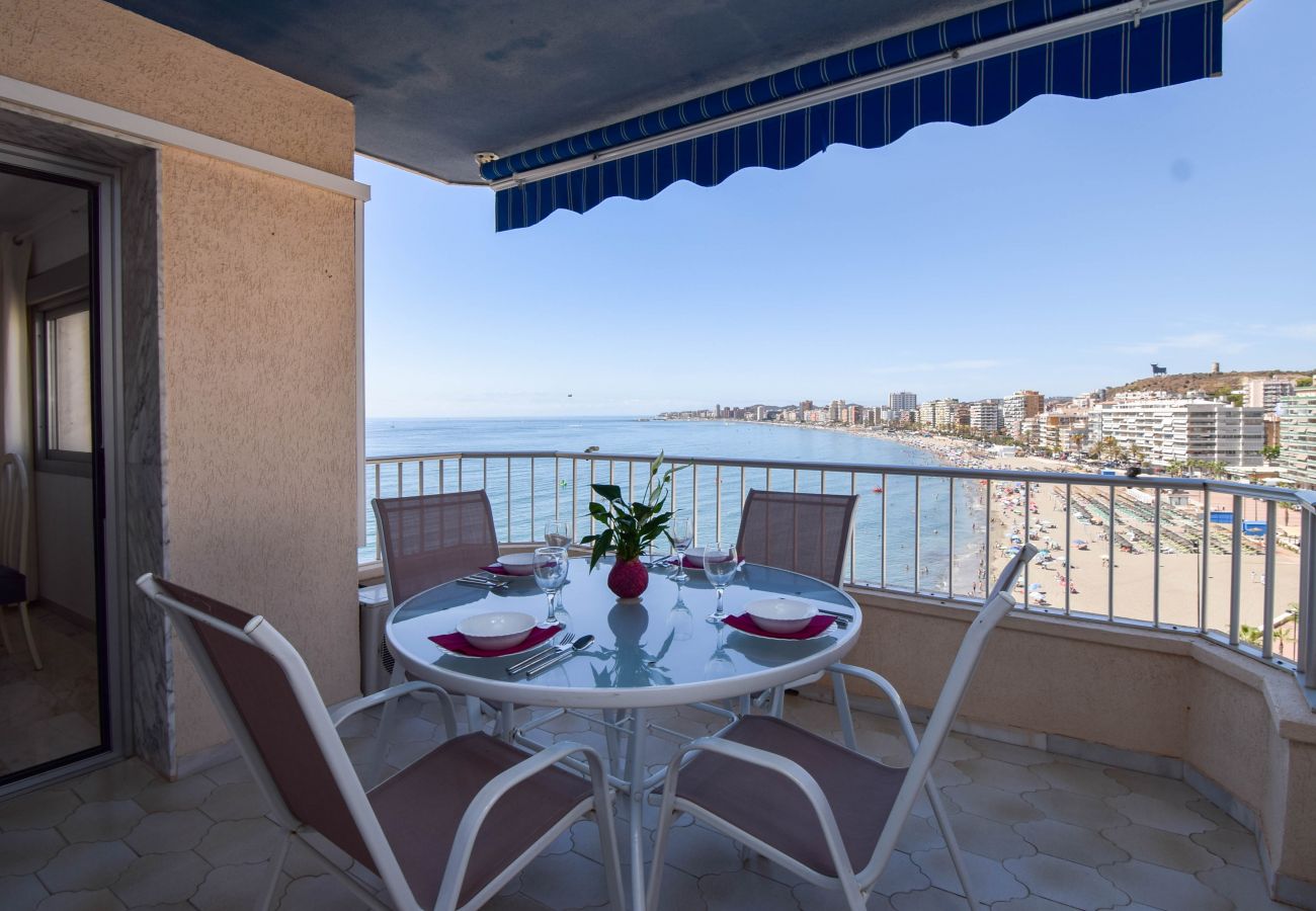 Lägenhet i Fuengirola - Ref: 222 Solig lägenhet vid stranden med spektakulär utsikt över havet och Fuengirola