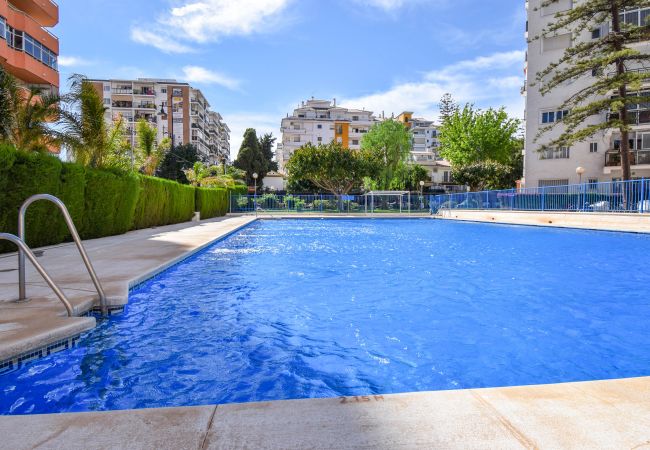 Lägenhet i Fuengirola - Ref: 254 Lägenhet med pool och fantastiskt läge i Los Boliches Lägenhet i Fuengirola - Ref: 254 Lägenhet med pool och fantastiskt läge i Los Boliches