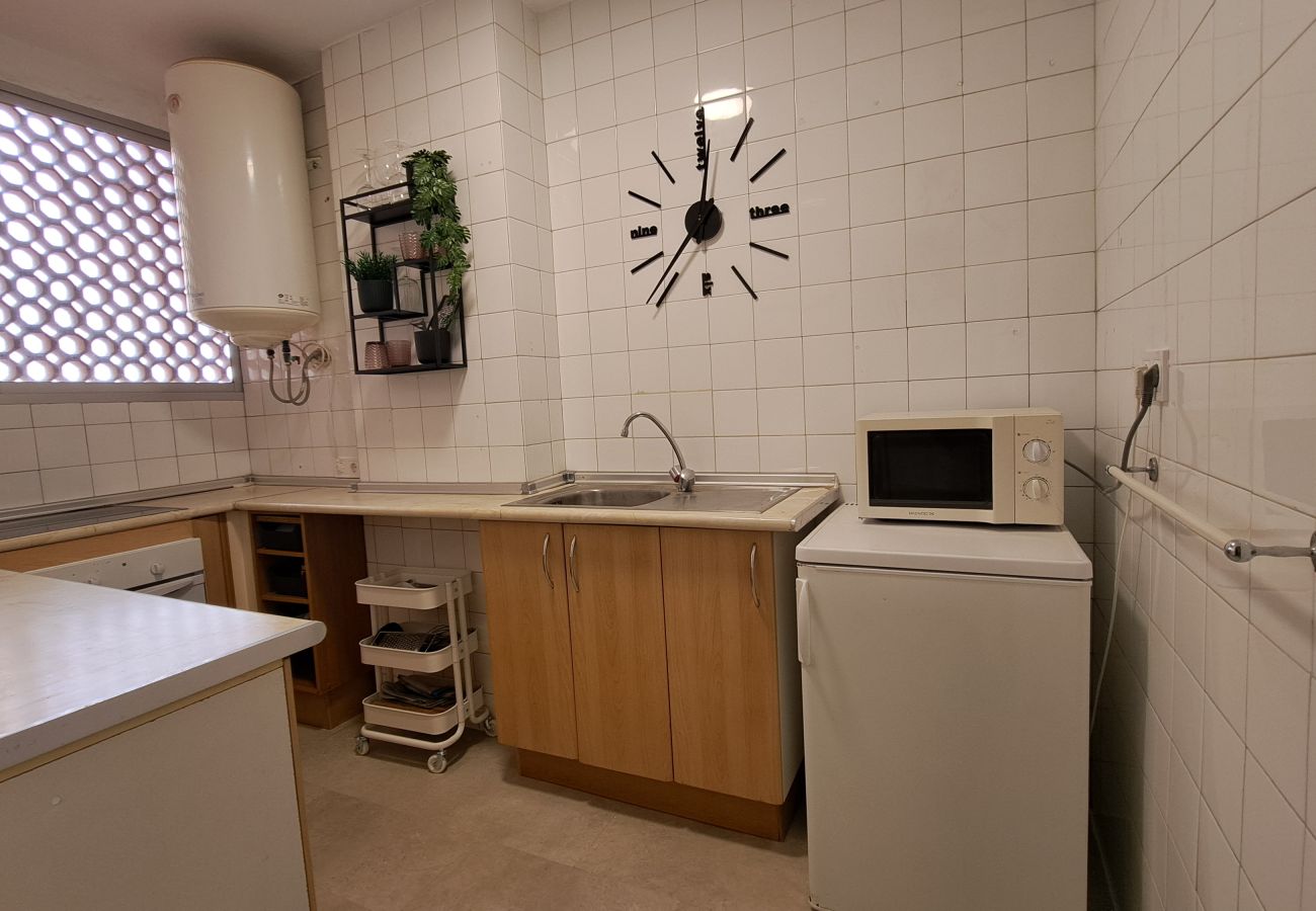 Lägenhet i Fuengirola - Ref: 247 Lägenhet med två sovrum i bra läge i Los Boliches