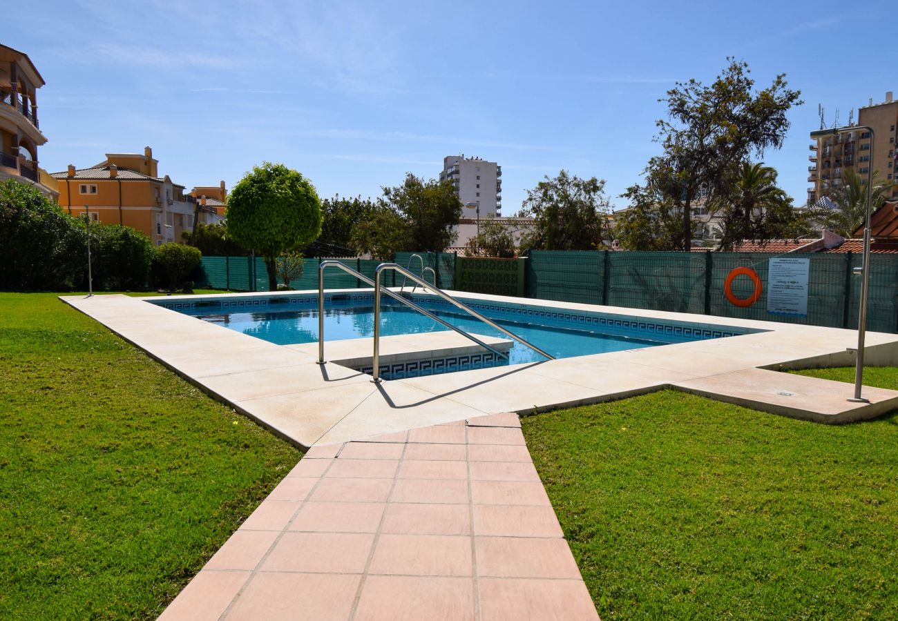 Lägenhet i Benalmádena - Ref: 291 Lägenhet med terrass och pool nära stranden