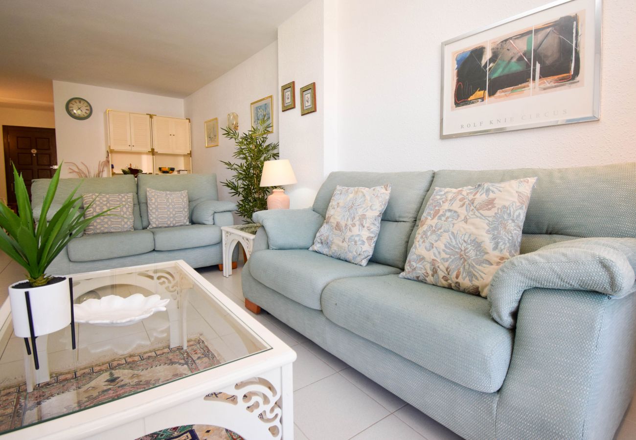 Lägenhet i Fuengirola - Ref: 212 Lägenhet med två sovrum och stor terrass nära stranden