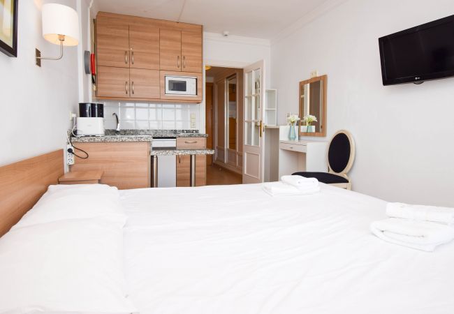 Studio i Fuengirola - Ref: 275 Studiolägenhet vid stranden i hjärtat av Fuengirola Studio i Fuengirola - Ref: 275 Studiolägenhet vid stranden i hjärtat av Fuengirola