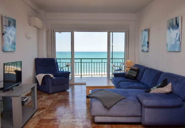 Lägenhet i Fuengirola - Ref: 237 Strandnära lägenhet i Carvajal med fantastisk havsutsikt Lägenhet i Fuengirola - Ref: 237 Strandnära lägenhet i Carvajal med fantastisk havsutsikt