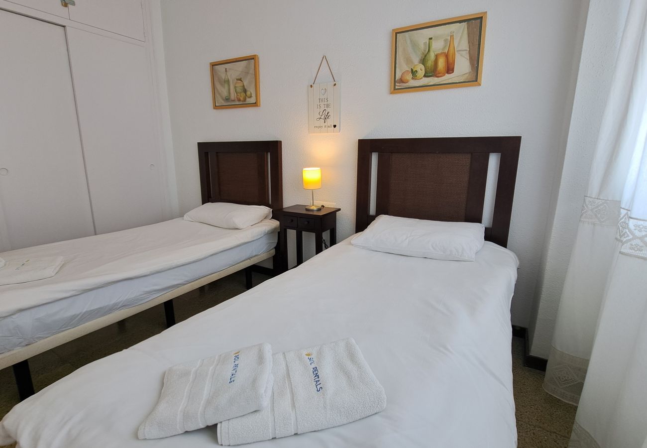 Lägenhet i Fuengirola - Ref: 237 Strandnära lägenhet i Carvajal med fantastisk havsutsikt
