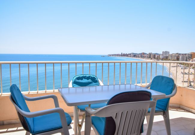  i Fuengirola - Ref: 257 Strandnära lägenhet med fantastisk utsikt över Medelhavet