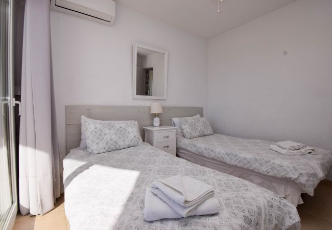 Lägenhet i Fuengirola - Ref: 200  Strandnära lägenhet med pool och fantastisk havsutsikt Lägenhet i Fuengirola - Ref: 200  Strandnära lägenhet med pool och fantastisk havsutsikt