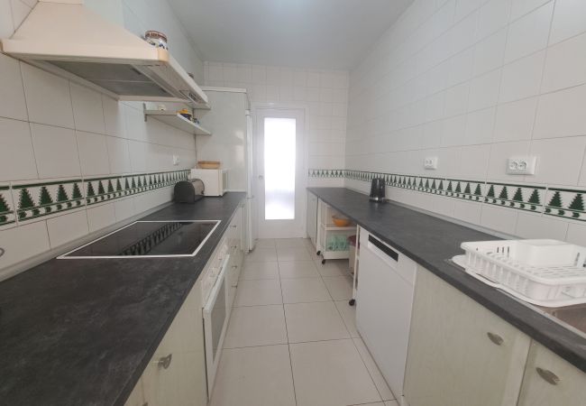 Lägenhet i Fuengirola - Ref: 299 Strandnära lägenhet med 4 sovrum och pool i Fuengirola Lägenhet i Fuengirola - Ref: 299 Strandnära lägenhet med 4 sovrum och pool i Fuengirola