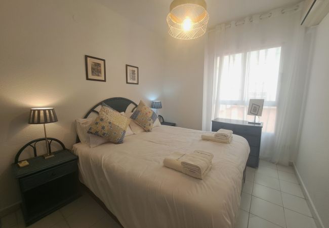 Lägenhet i Fuengirola - Ref: 299 Strandnära lägenhet med 4 sovrum och pool i Fuengirola Lägenhet i Fuengirola - Ref: 299 Strandnära lägenhet med 4 sovrum och pool i Fuengirola