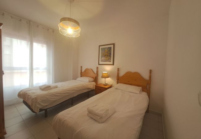 Lägenhet i Fuengirola - Ref: 299 Strandnära lägenhet med 4 sovrum och pool i Fuengirola Lägenhet i Fuengirola - Ref: 299 Strandnära lägenhet med 4 sovrum och pool i Fuengirola